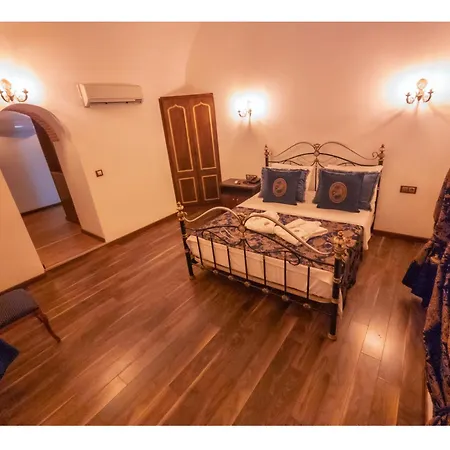Otel Kervansaray Antique Çeşme
