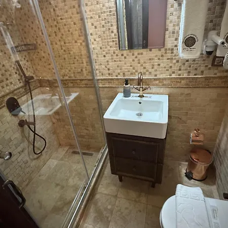 Kervansaray Antique Çeşme